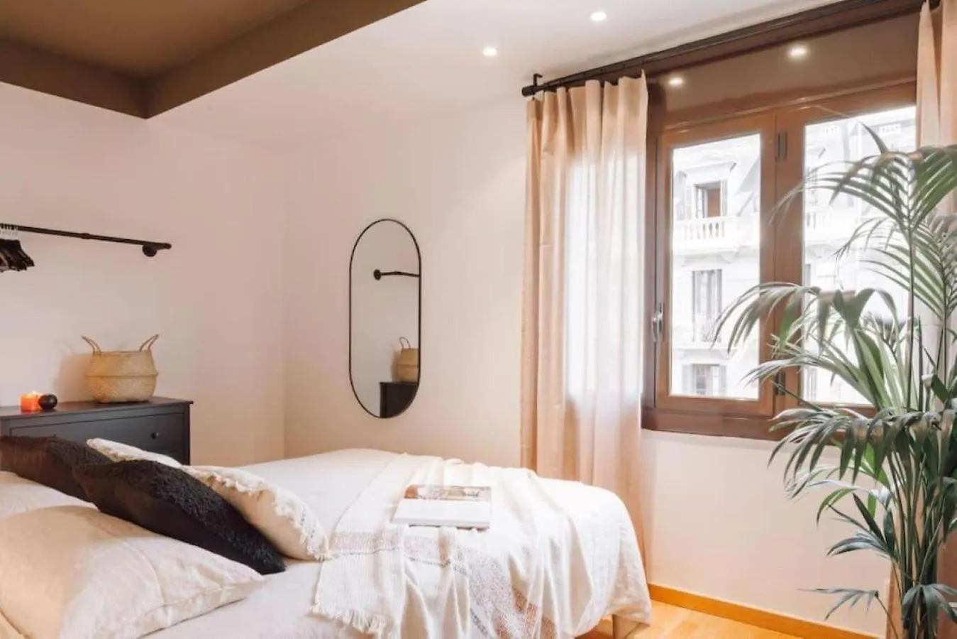 Babinga - 3 Bedroom And Balcony In Eixample Esquerra Barcelona Apartamento